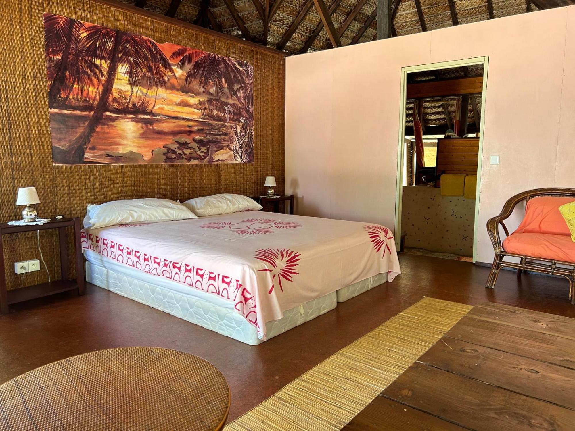 Rangiroa Bliss Hotel Tiputa Exterior photo