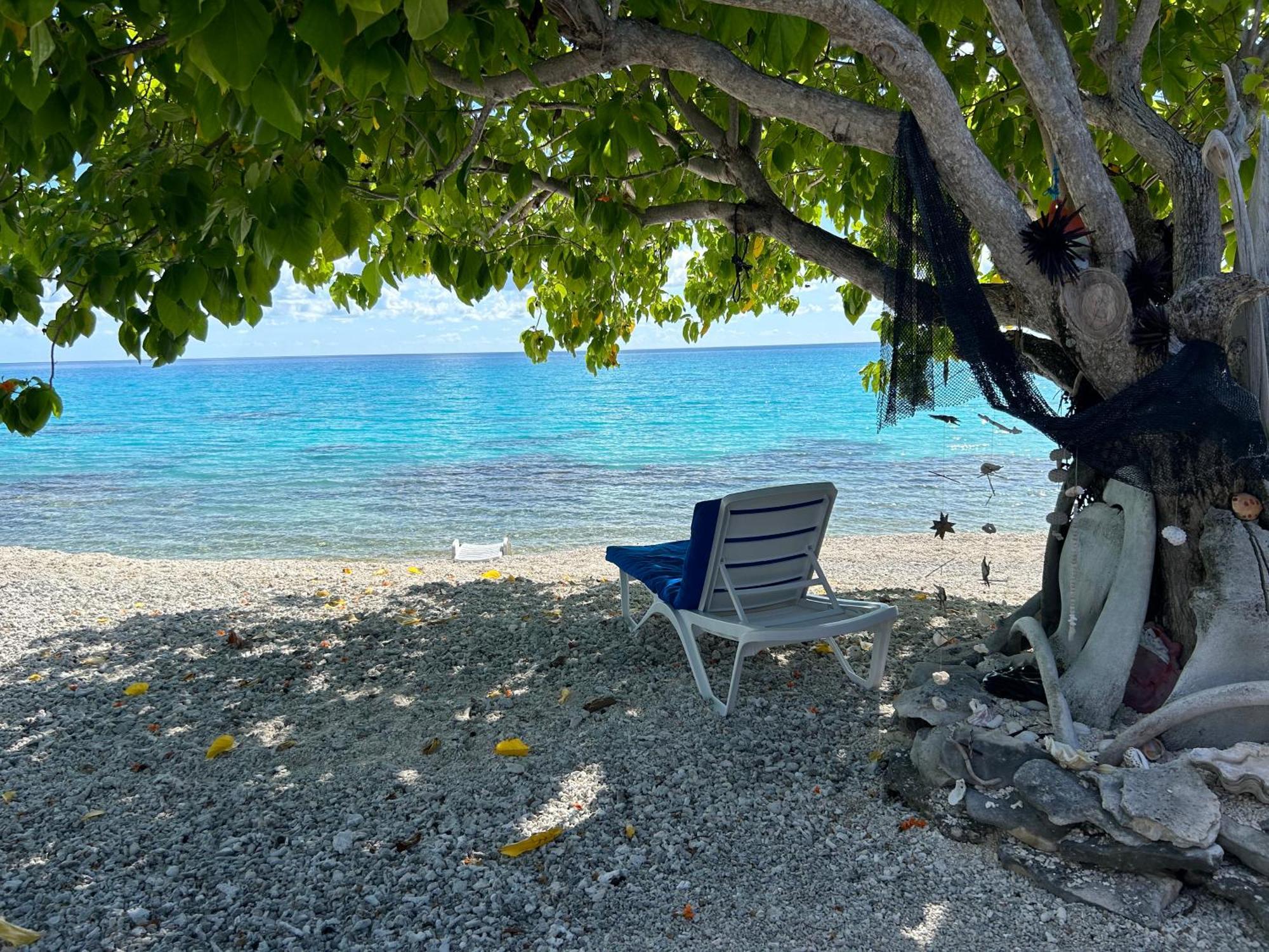 Rangiroa Bliss Hotel Tiputa Exterior photo
