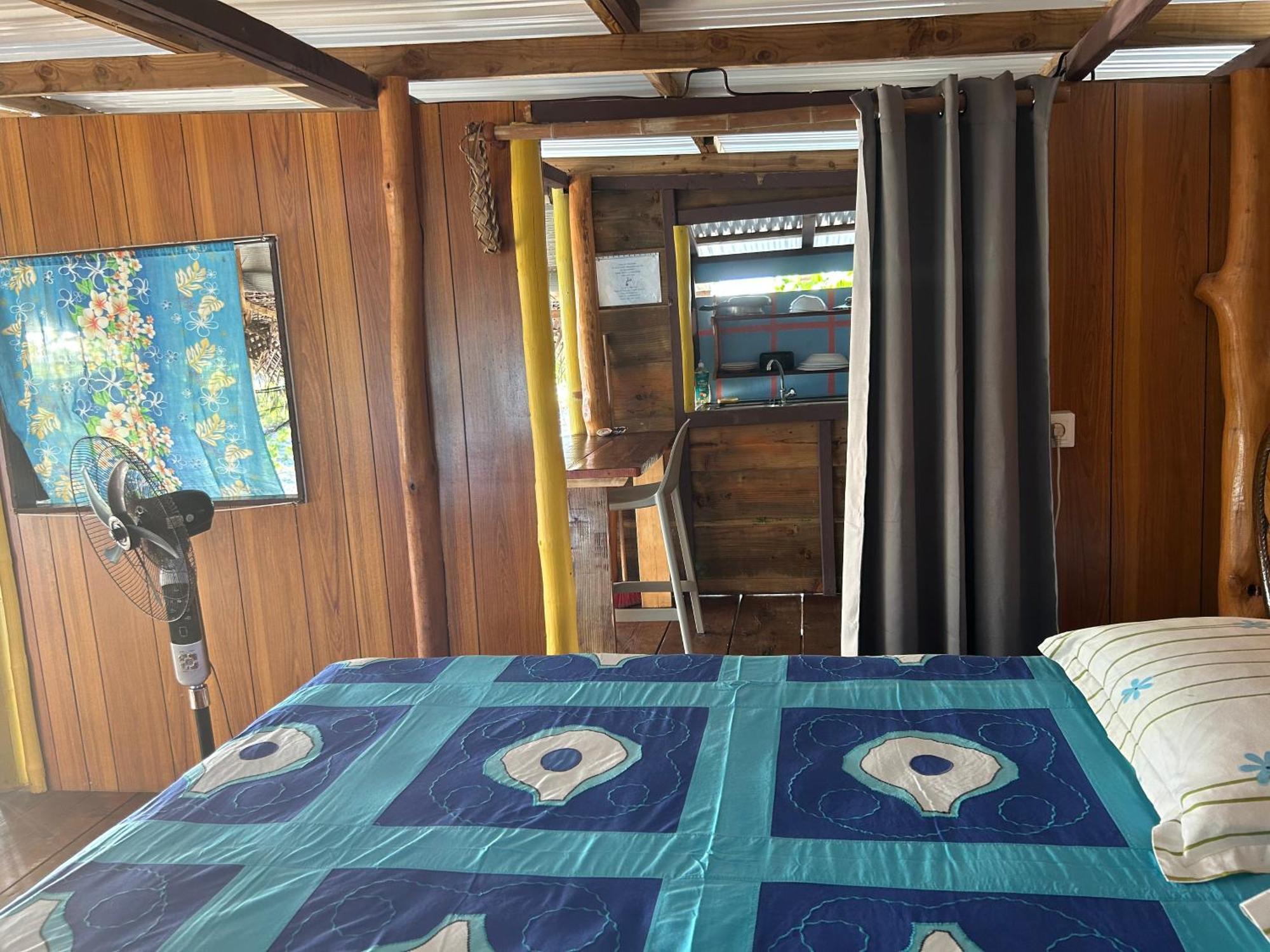Rangiroa Bliss Hotel Tiputa Exterior photo