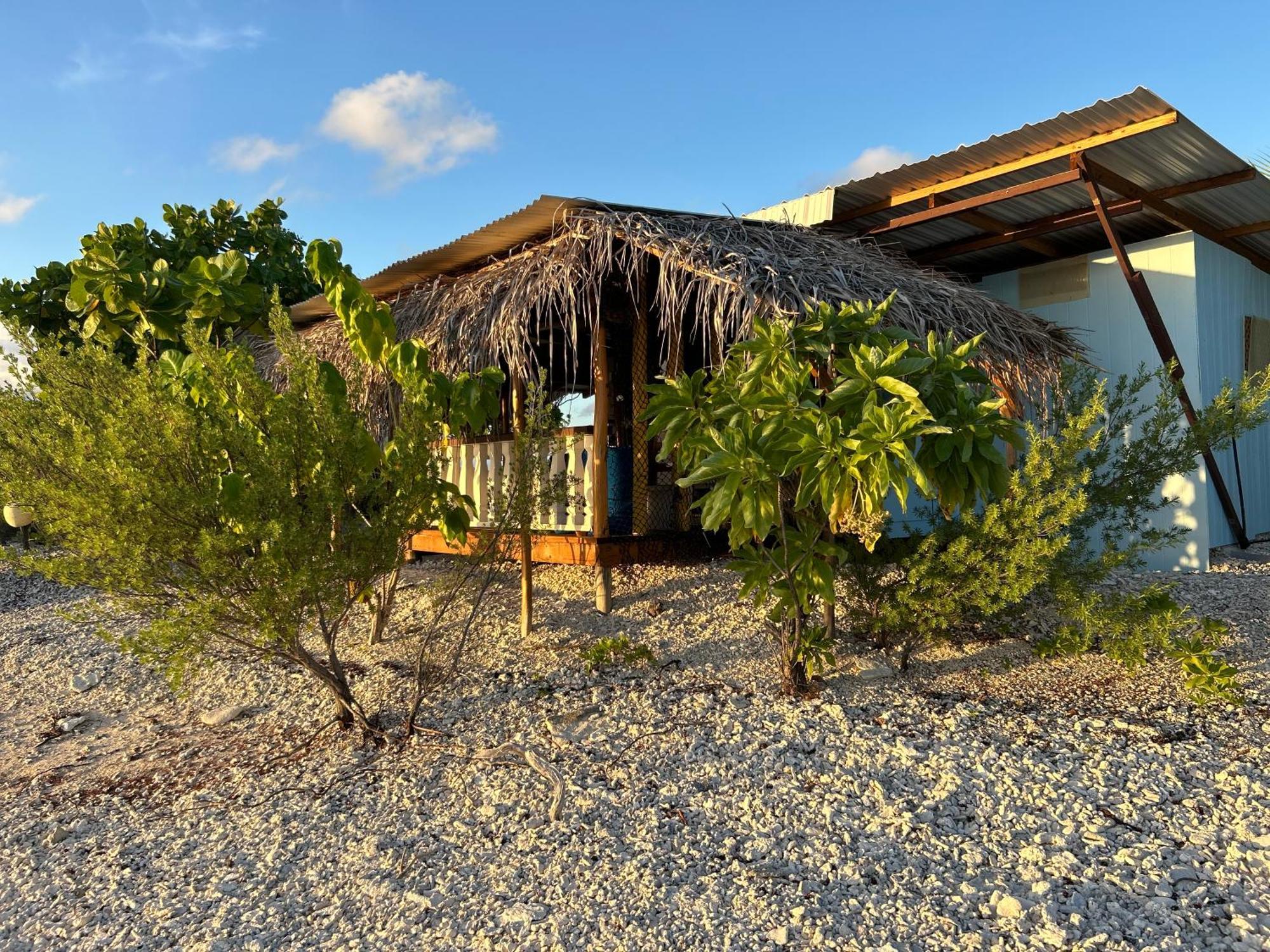 Rangiroa Bliss Hotel Tiputa Exterior photo