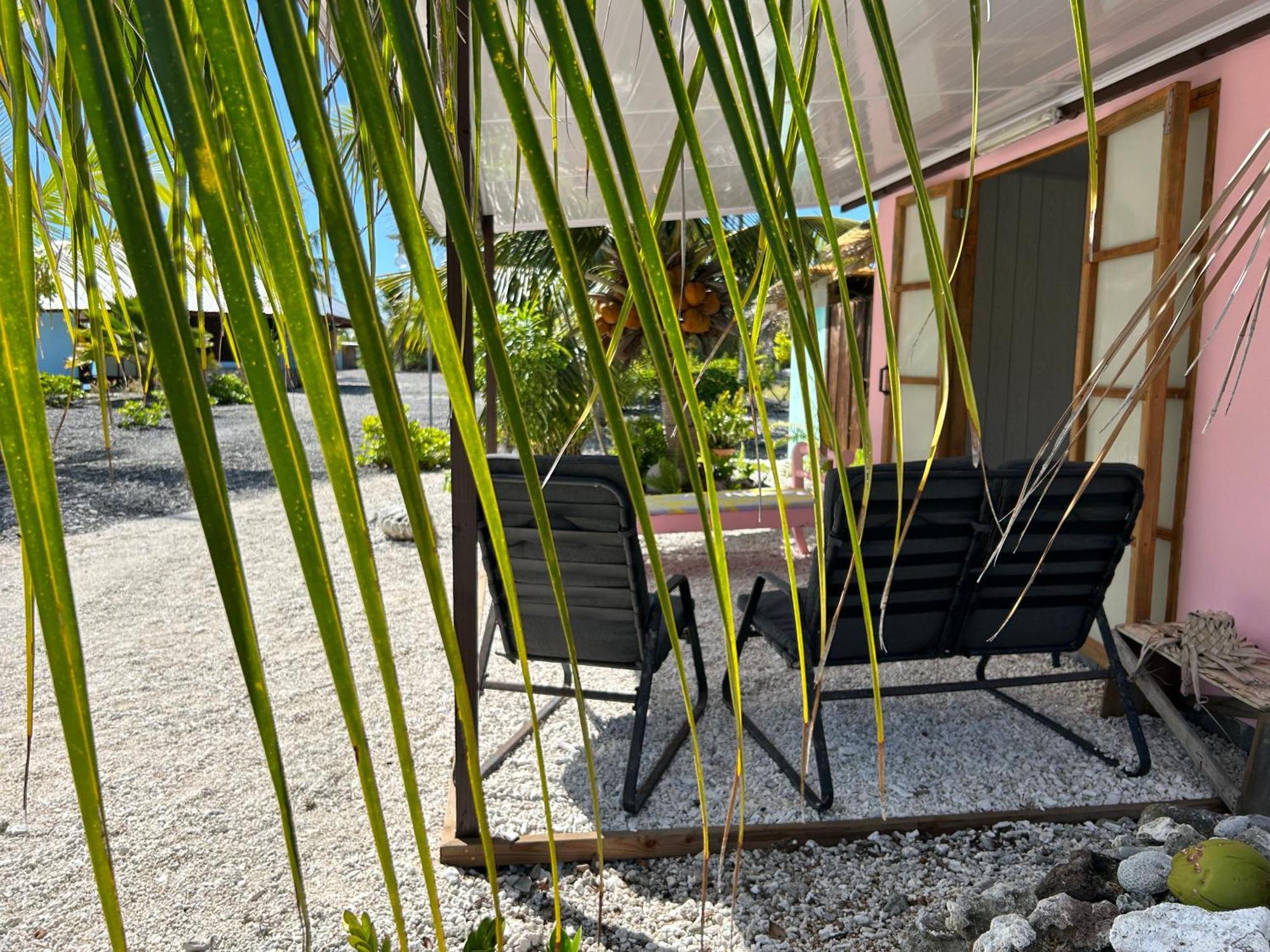 Rangiroa Bliss Hotel Tiputa Exterior photo