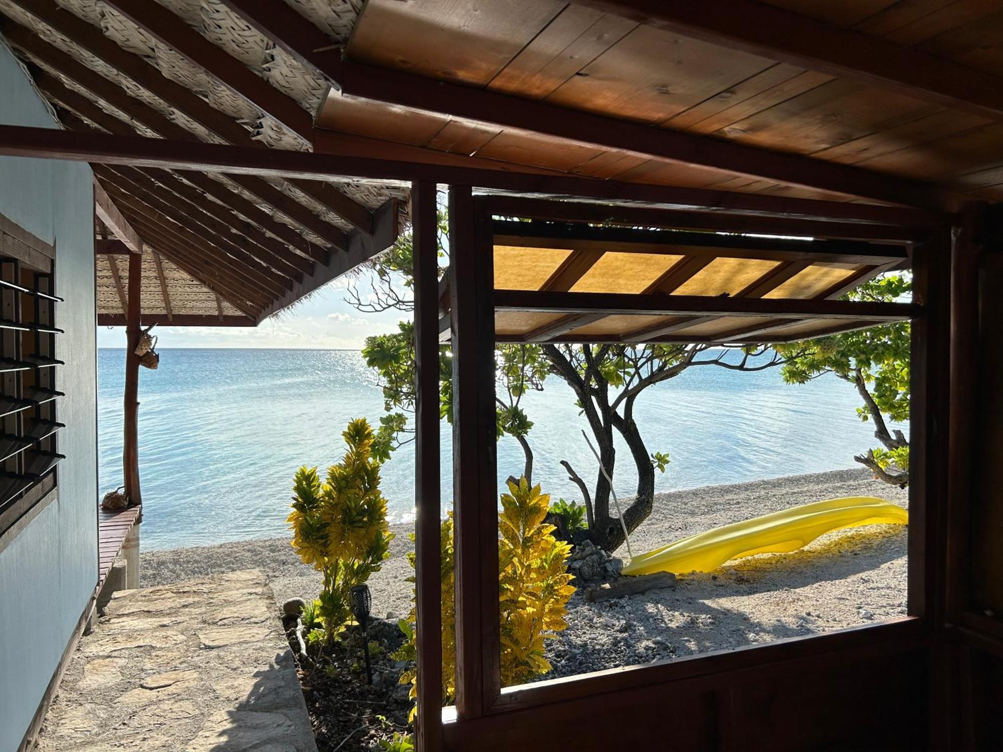 Rangiroa Bliss Hotel Tiputa Exterior photo