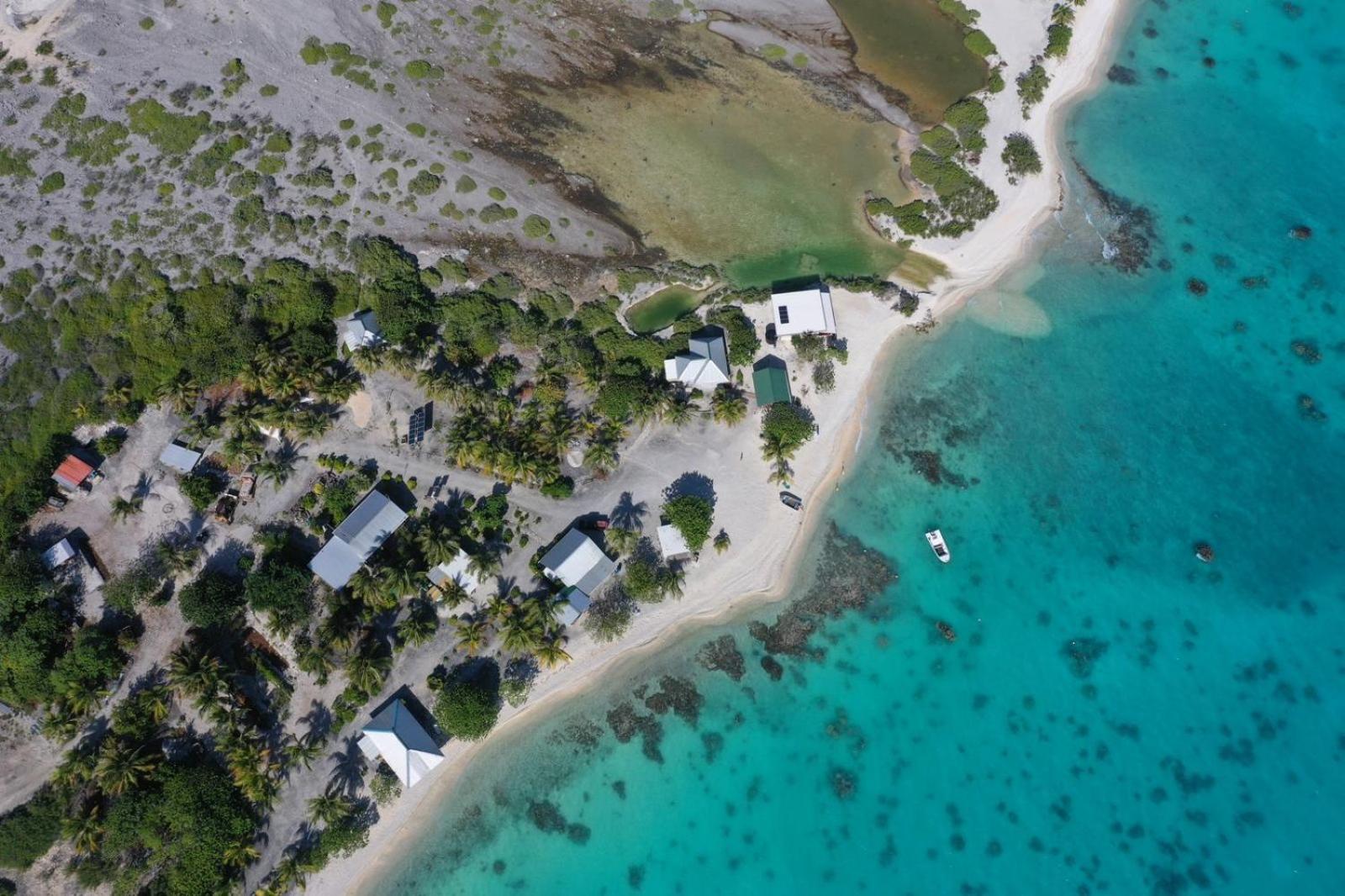 Rangiroa Bliss Hotel Tiputa Exterior photo