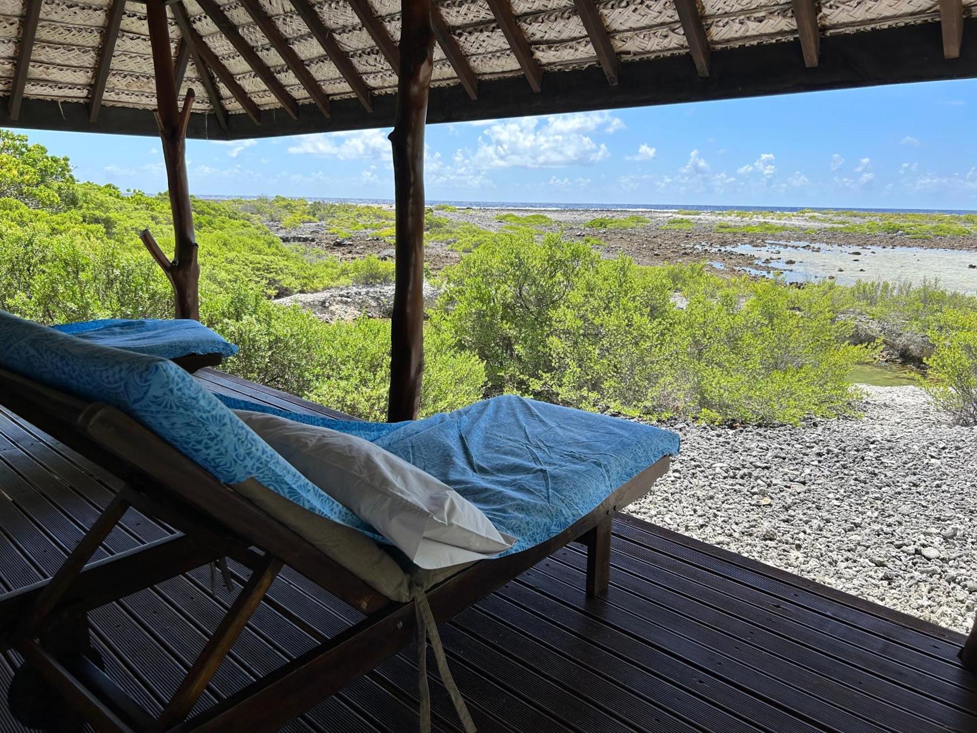 Rangiroa Bliss Hotel Tiputa Exterior photo