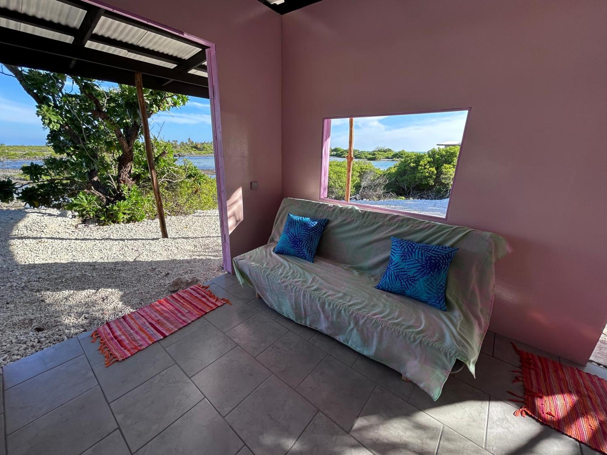 Rangiroa Bliss Hotel Tiputa Exterior photo
