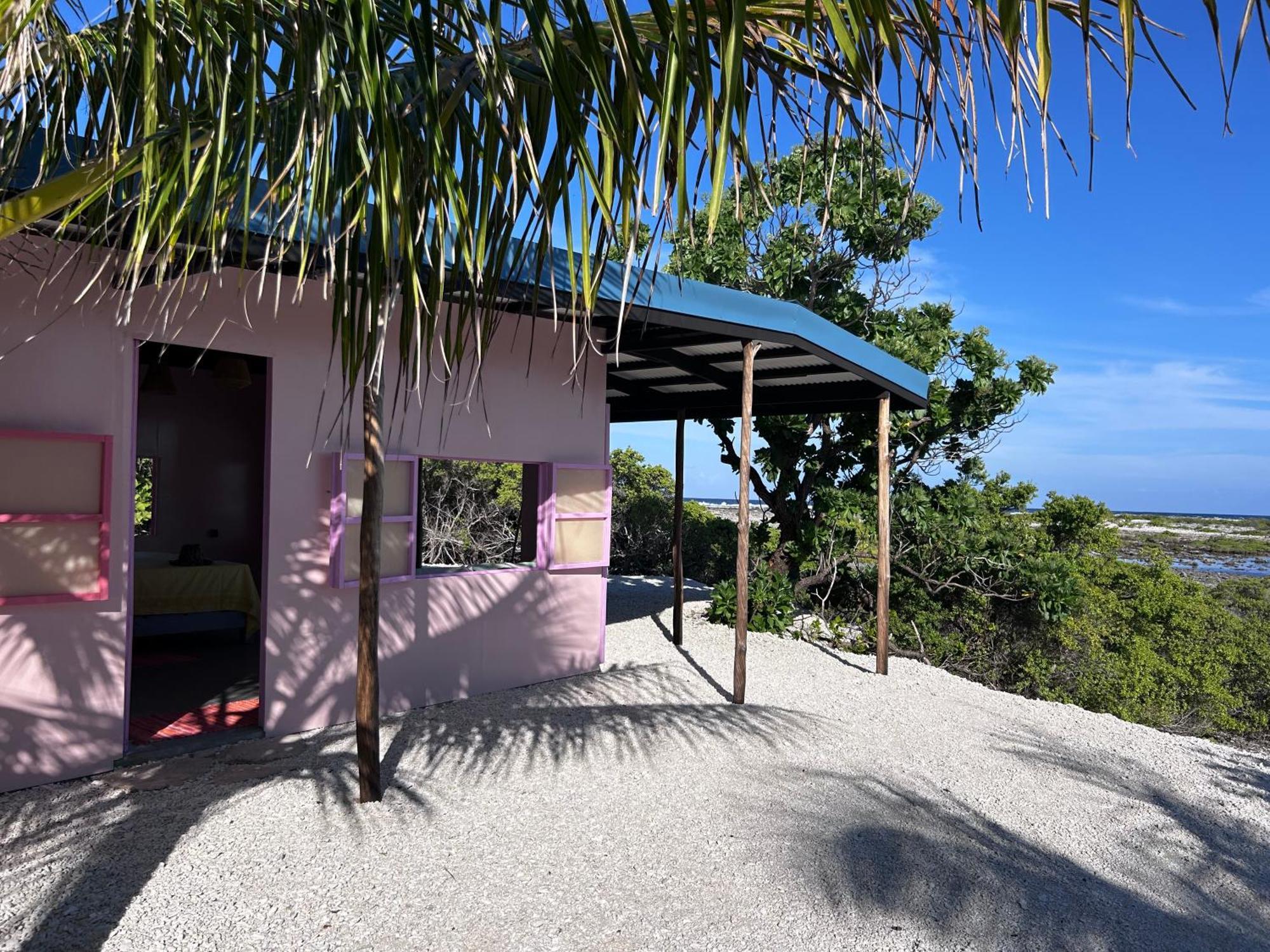 Rangiroa Bliss Hotel Tiputa Exterior photo